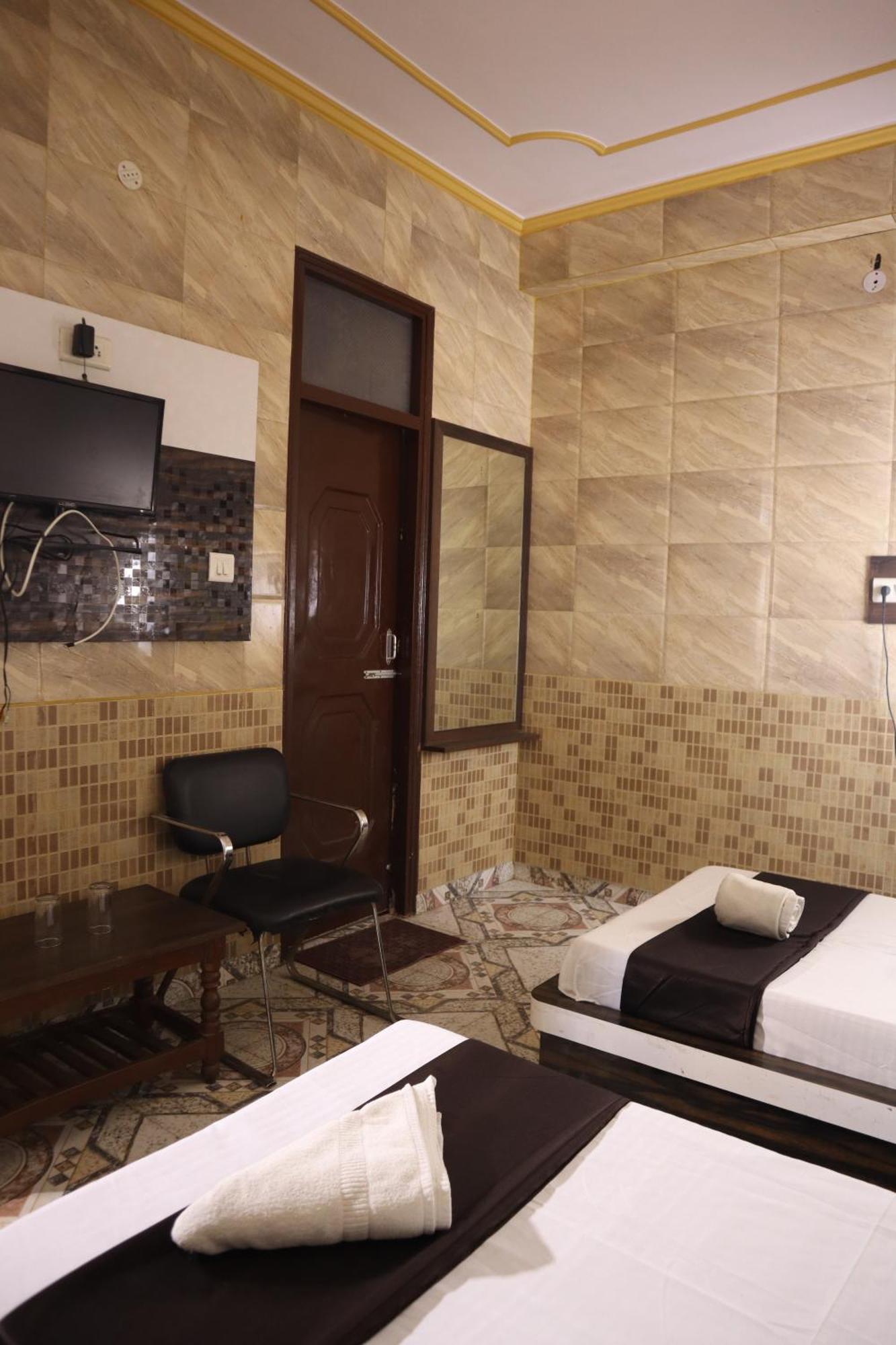 Hotel P R Palace Lucknow Esterno foto