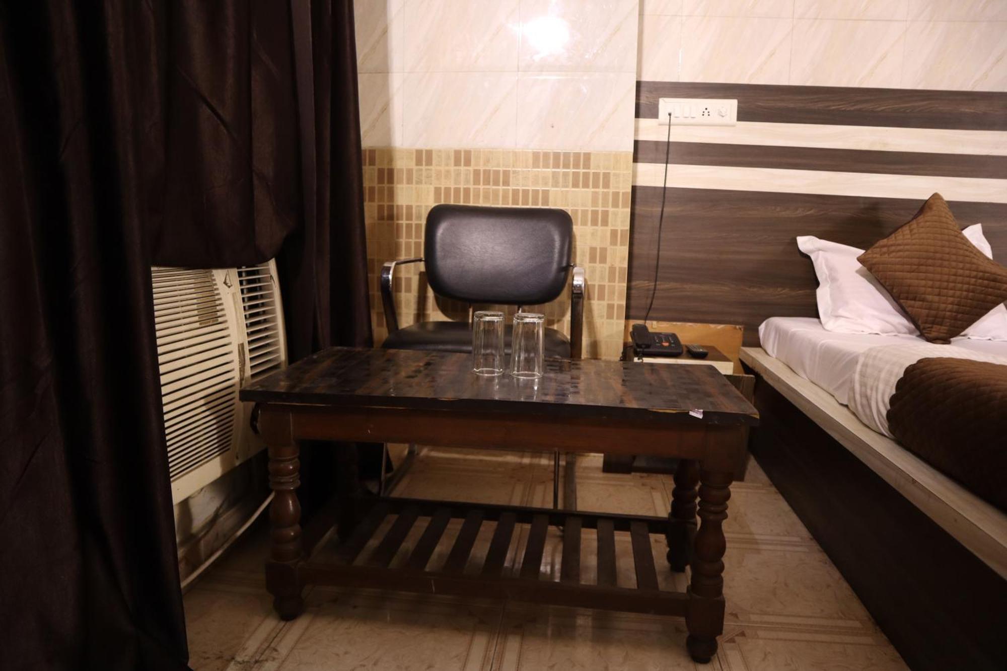 Hotel P R Palace Lucknow Esterno foto