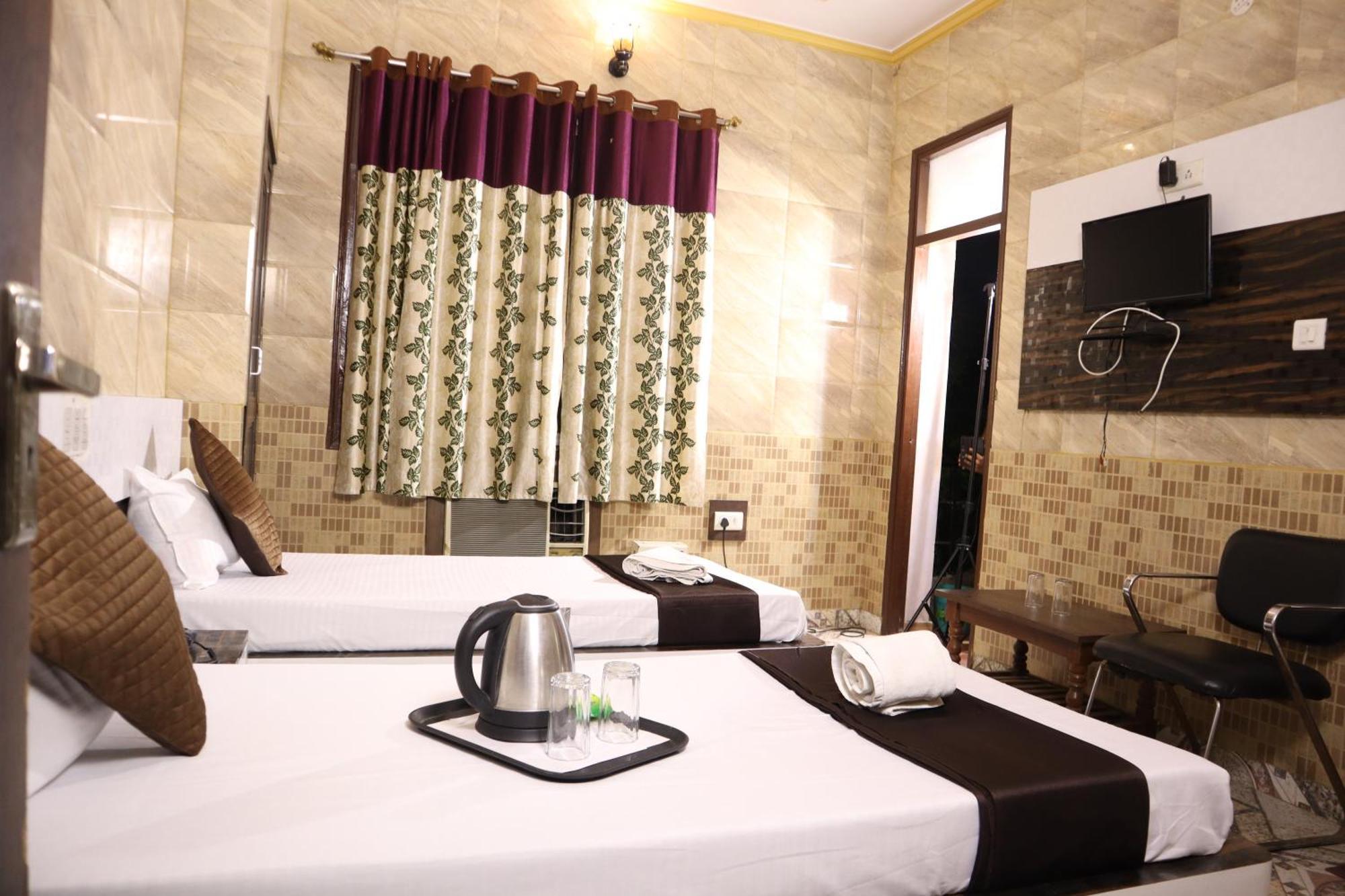 Hotel P R Palace Lucknow Esterno foto