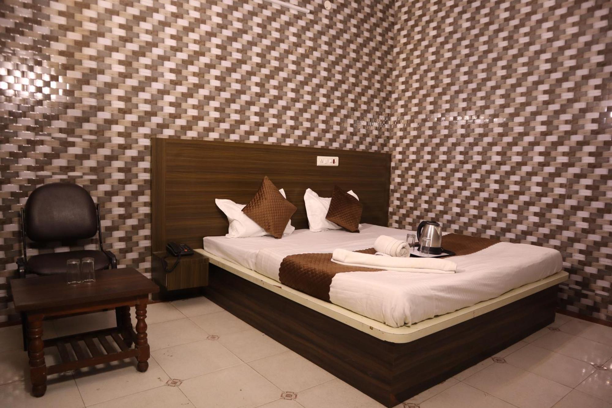 Hotel P R Palace Lucknow Esterno foto
