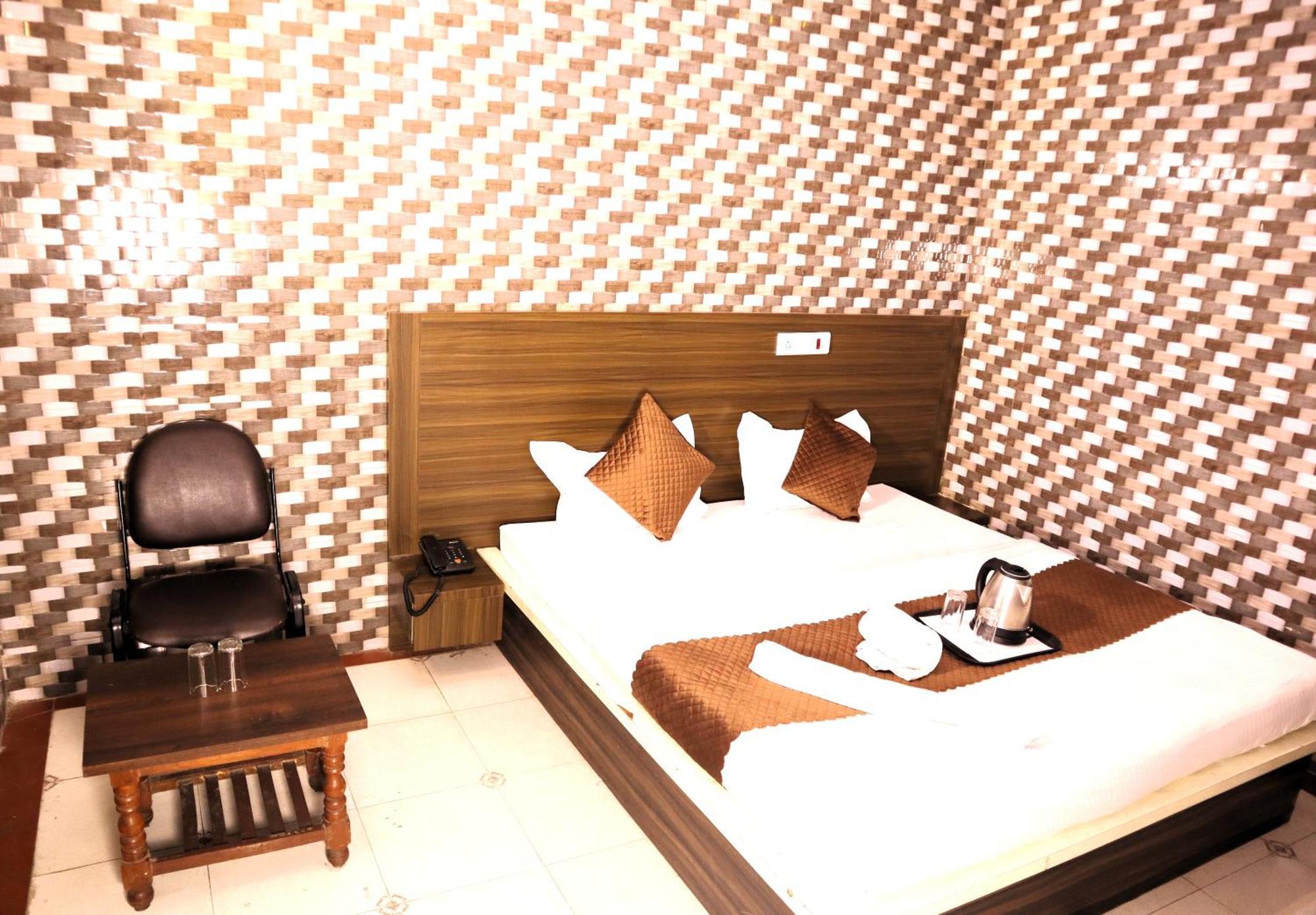 Hotel P R Palace Lucknow Esterno foto