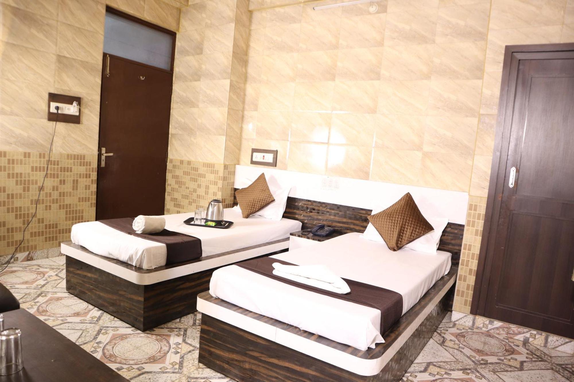 Hotel P R Palace Lucknow Esterno foto