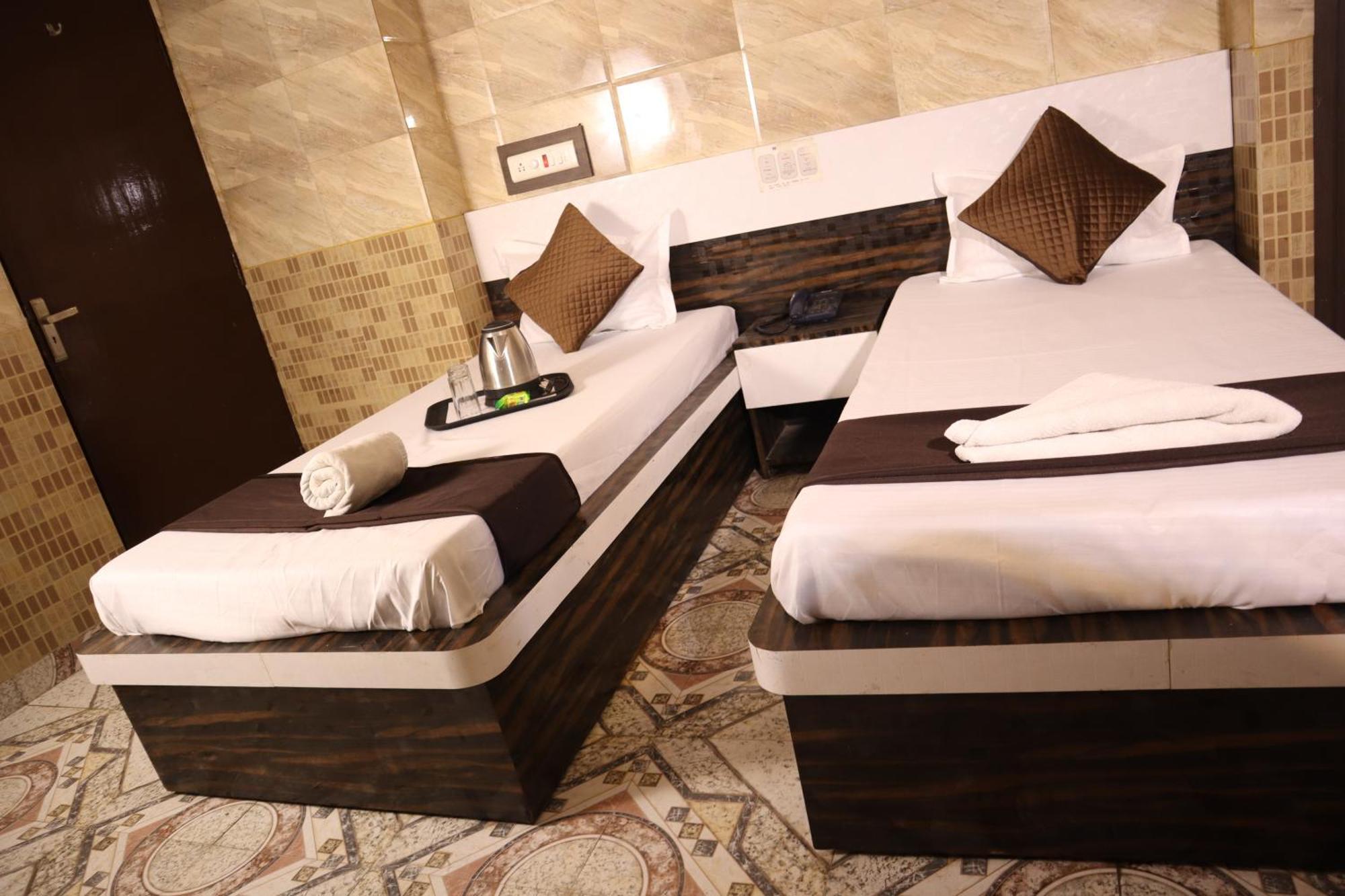 Hotel P R Palace Lucknow Esterno foto