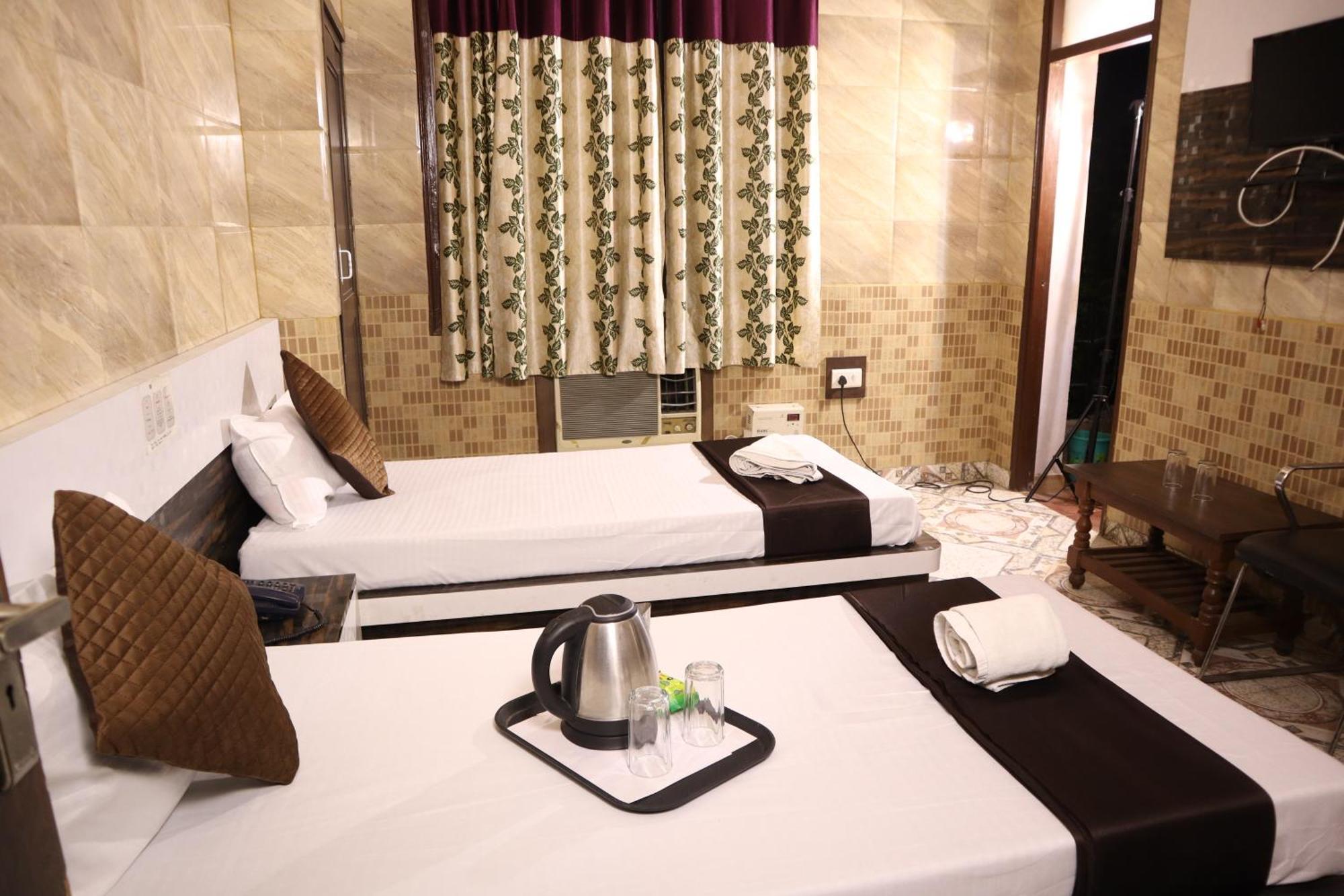Hotel P R Palace Lucknow Esterno foto
