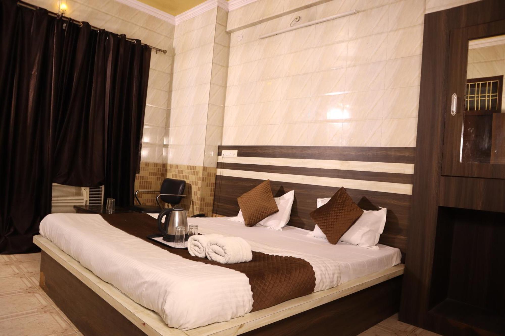Hotel P R Palace Lucknow Esterno foto