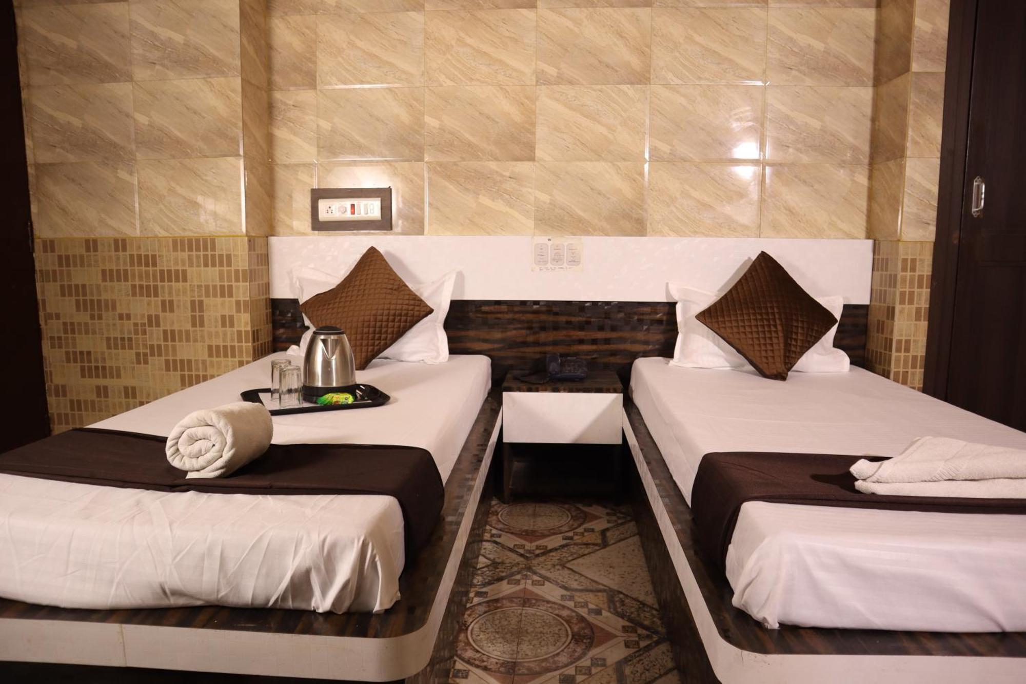Hotel P R Palace Lucknow Esterno foto