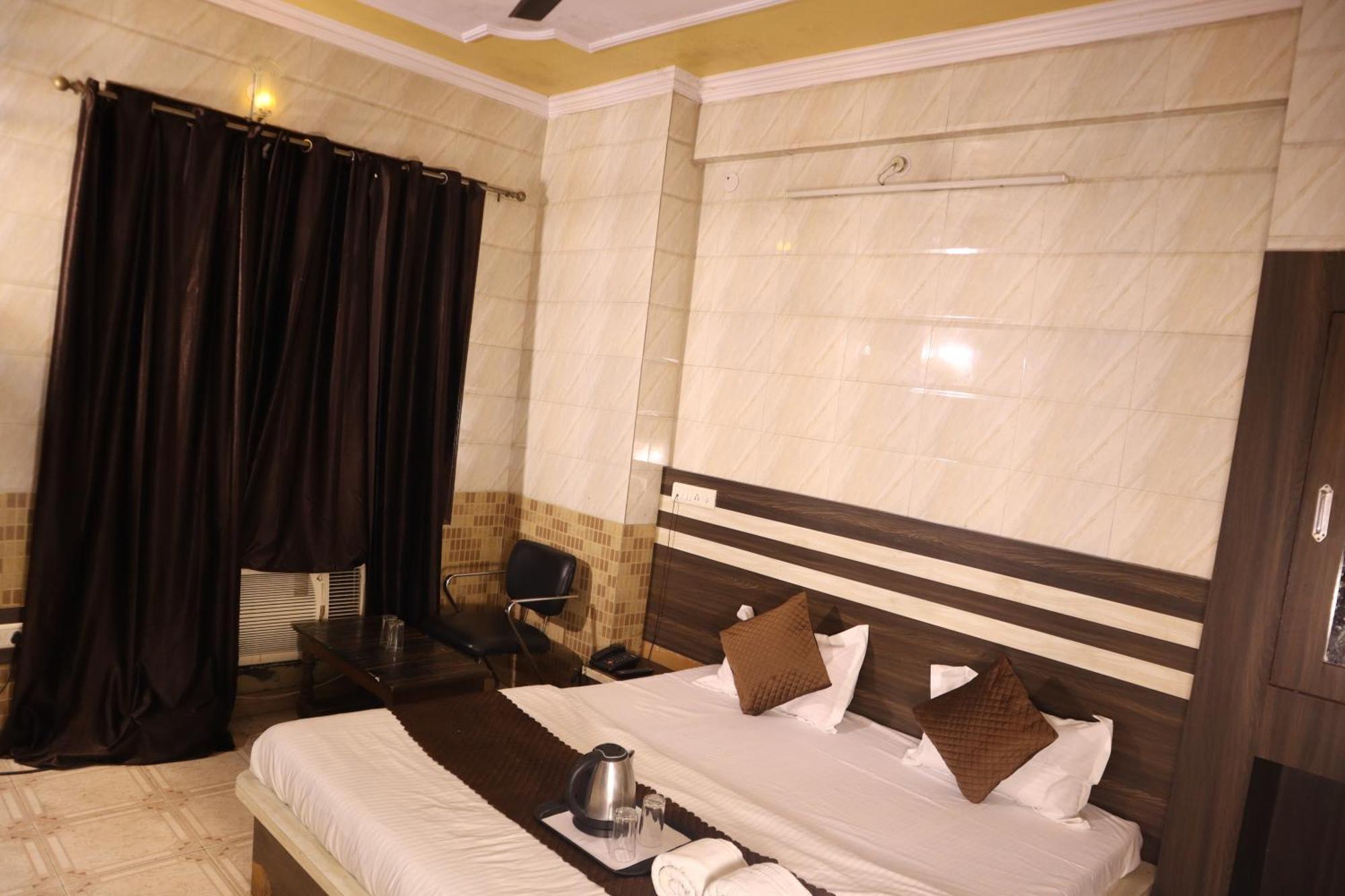 Hotel P R Palace Lucknow Esterno foto