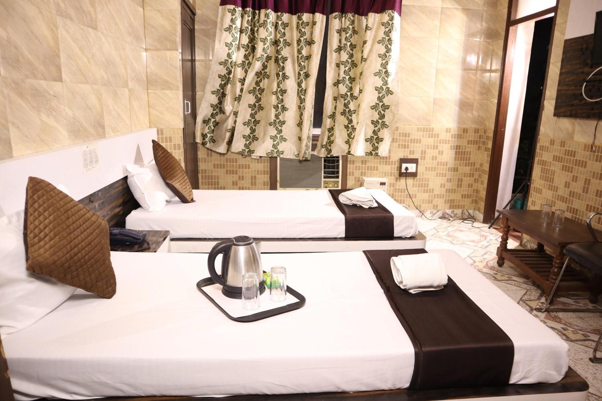 Hotel P R Palace Lucknow Esterno foto
