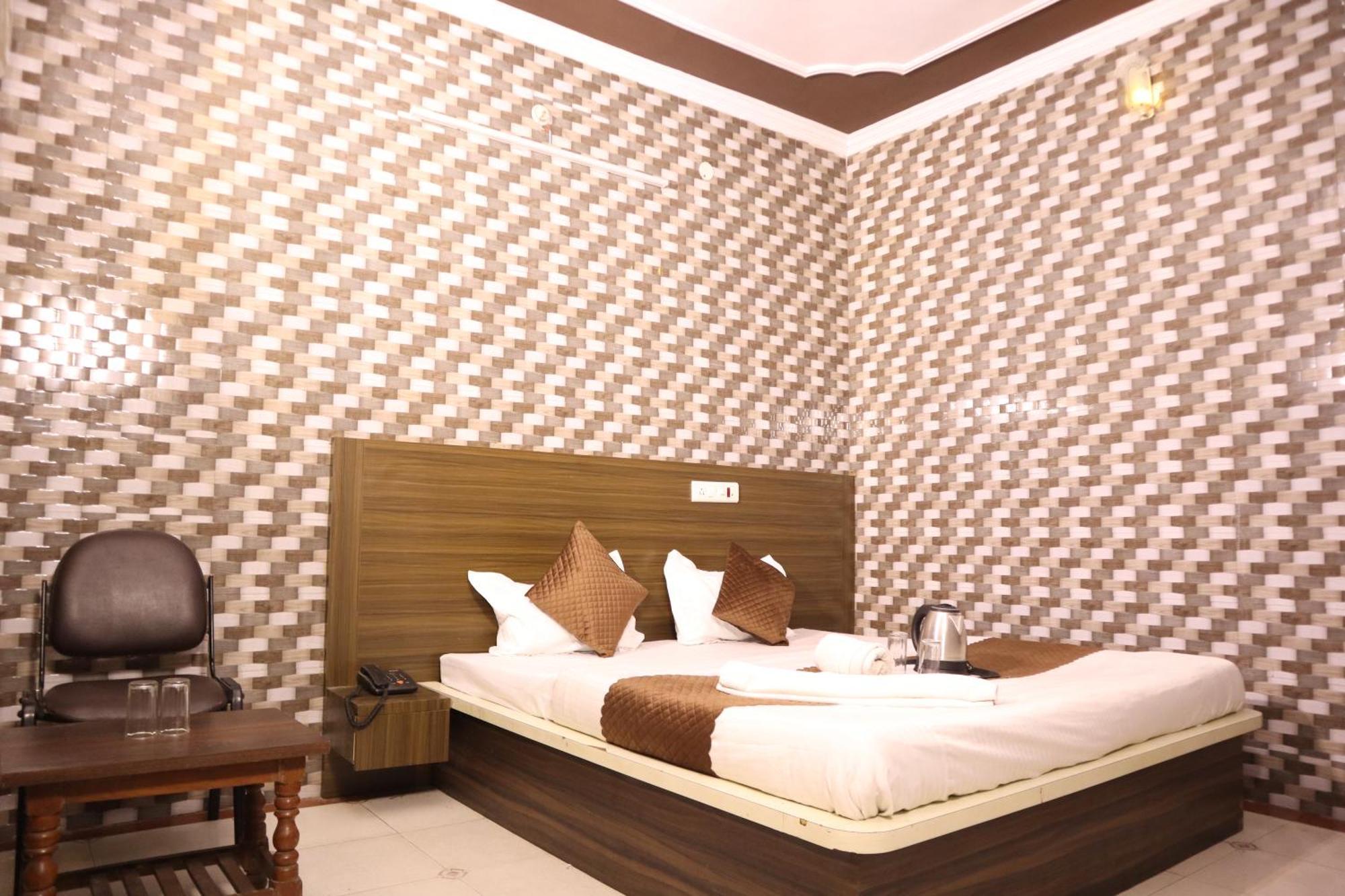 Hotel P R Palace Lucknow Esterno foto